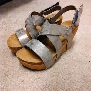 Pierre Dumas Wedges